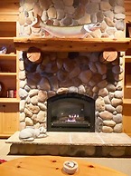 Grand View Log Cabin