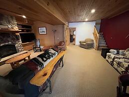 Grand View Log Cabin