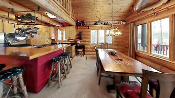 Grand View Log Cabin