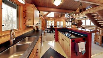 Grand View Log Cabin