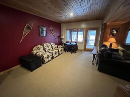 Grand View Log Cabin