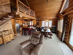 Grand View Log Cabin