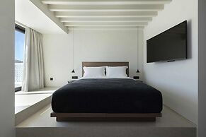 CUBIC Mykonos Seafront Design Suites