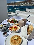 CUBIC Mykonos Seafront Design Suites