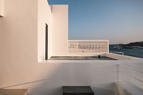 CUBIC Mykonos Seafront Design Suites