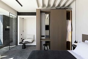 CUBIC Mykonos Seafront Design Suites