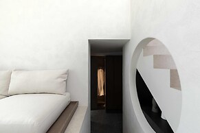 CUBIC Mykonos Seafront Design Suites