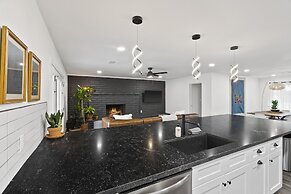 El Descanso in Meyer Park - Heated Pool