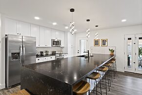 El Descanso in Meyer Park - Heated Pool