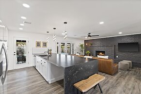 El Descanso in Meyer Park - Heated Pool