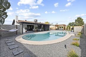 El Descanso in Meyer Park - Heated Pool