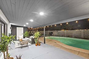 El Descanso in Meyer Park - Heated Pool