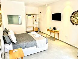 Trocadero Luxury Suites