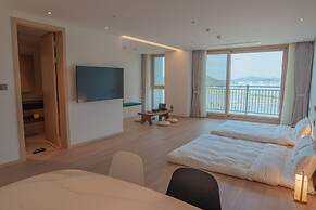 C-ONE Island Hotel & Resort Jaeundo 