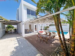 Private Pool Villa Next to the Beach