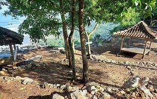 Bukit Shoka Top View Camp