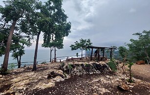 Bukit Shoka Top View Camp