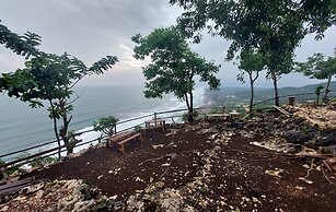 Bukit Shoka Top View Camp