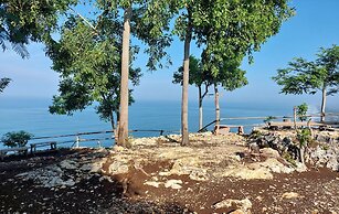 Bukit Shoka Top View Camp