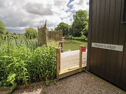 Maple Lodge at Bridge Lake Farm & Fishery