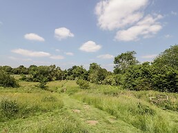 Maple Lodge at Bridge Lake Farm & Fishery