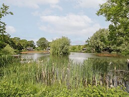 Maple Lodge at Bridge Lake Farm & Fishery