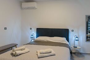 Casa d Irene near airport beach