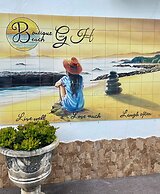 Live Laugh Love Beach Guest Home with AC