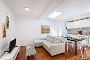 Live Laugh Love Beach Guest Home with AC