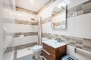 Live Laugh Love Beach Guest Home with AC