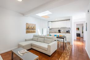 Live Laugh Love Beach Guest Home with AC