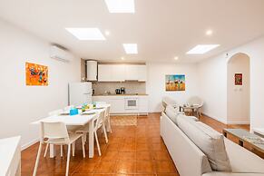 Live Laugh Love Beach Guest Home with AC