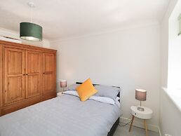 1 Charlotte Close