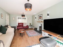 1 Charlotte Close