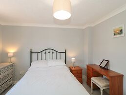 1 Charlotte Close