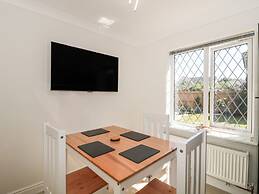 1 Charlotte Close