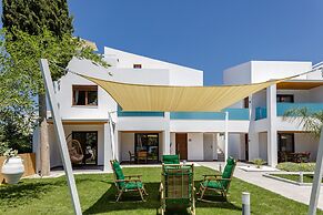 Coconut Palm Paradise