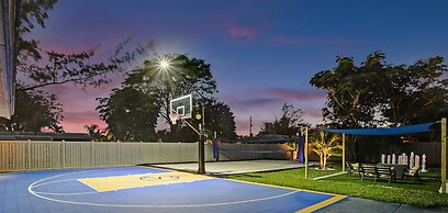 8BR Family Resort with Pool & Playground