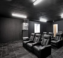 8BR Family Resort with Pool & Playground