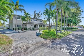 8BR Family Resort with Pool & Playground