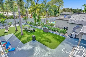 8BR Family Resort with Pool & Playground