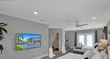 8BR Family Resort with Pool & Playground