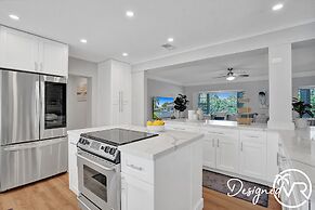 8BR Family Resort with Pool & Playground