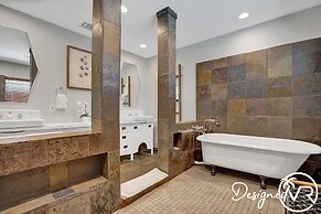 8BR Family Resort with Pool & Playground