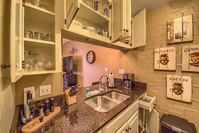 Tubers Delight Cw B203 3 Bedroom Condo by RedAwning