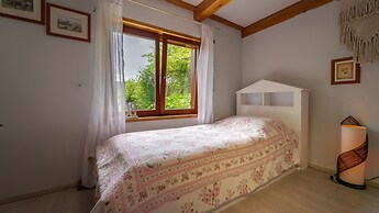 Charming Holiday House in Velika Lesnica
