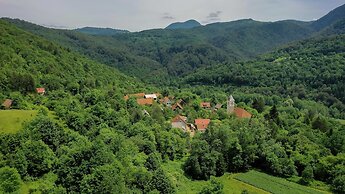 Charming Holiday House in Velika Lesnica