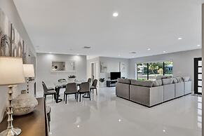 Renovated 5 Br Home with Heated Pool