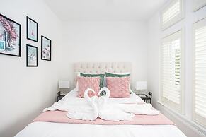 Estuary View by Sorted Stay