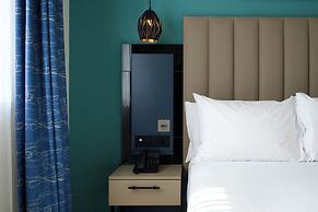 Spark by Hilton Luton